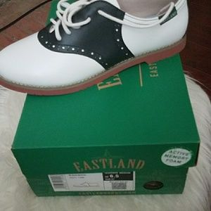 Eastland Sadie Black and White